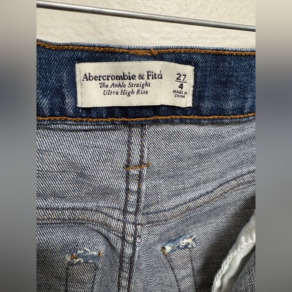 Abercrombie & Fitch The Ankle Straight Ultra High Rise Jeans Women’s Size 27/4 - Picture 4 of 9